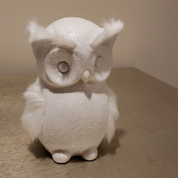 Target Other - NWT - White Glitter Wooden Owl w/Fur Accents (S)
